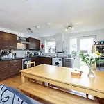 Cosy Clapham Retreat - 2 Min Walk To Tube