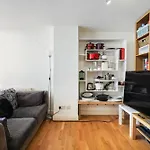 Cosy Clapham Retreat - 2 Min Walk To Tube